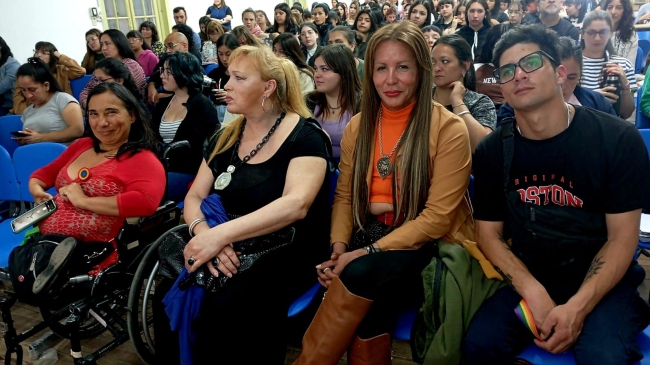 Di&aacute;logos entre Literatura y ESI